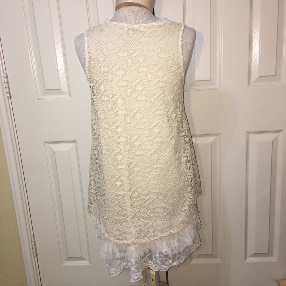 Nanako Beige Sleeveless Lace Victorian Dress - Picture 2 of 6